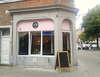 Photo de la façade du salon de thé Cupinn.